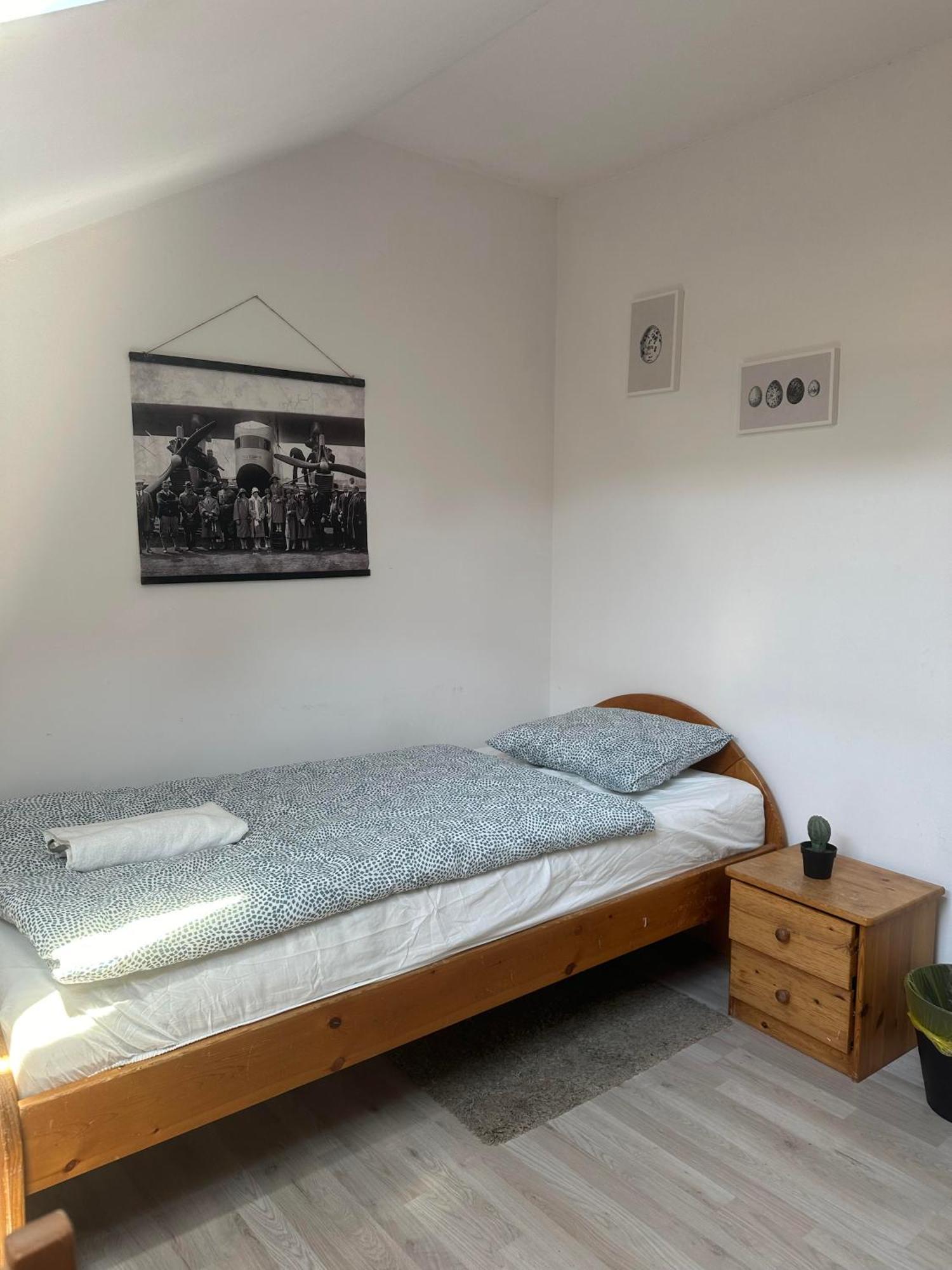 A Private Room In City Center In Bratislava Ngoại thất bức ảnh